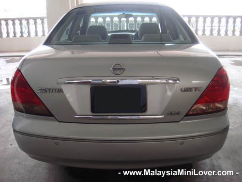 2004 Nissan Sentra rear view